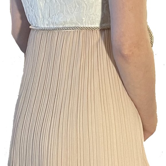 Fully Lined Lace Bodice Dress - Picture 3 of 8